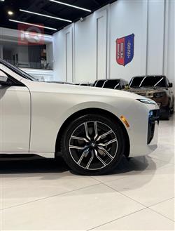 بي ام دبليو الفئة 7